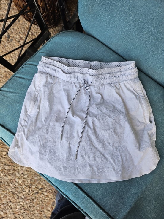 Athleta Pants - Athleta Crest Skort Womens 0 White Ripstop 15" Stretch Tennis Pickleball Skirt